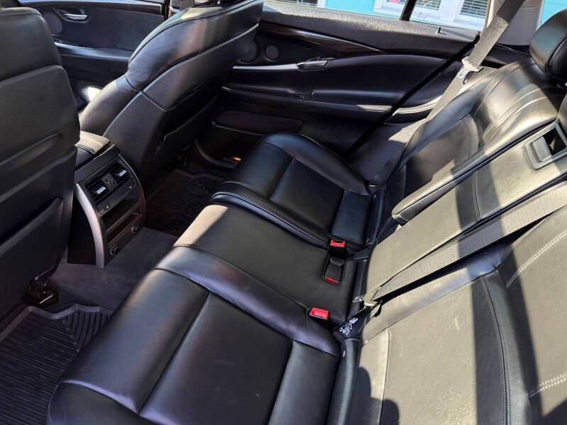 2012 BMW 5 Series 550i xDrive Gran Turismo