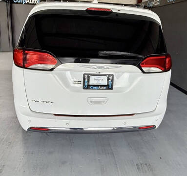 2018 Chrysler Pacifica Touring L Plus