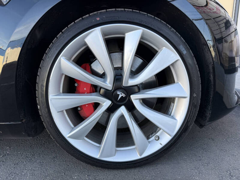 2018 Tesla Model 3 Performance