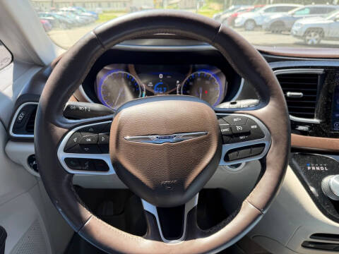 2017 Chrysler Pacifica Touring-L Plus