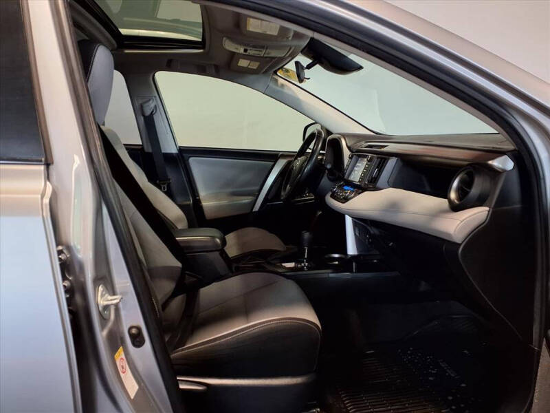 2017 Toyota RAV4 Hybrid XLE