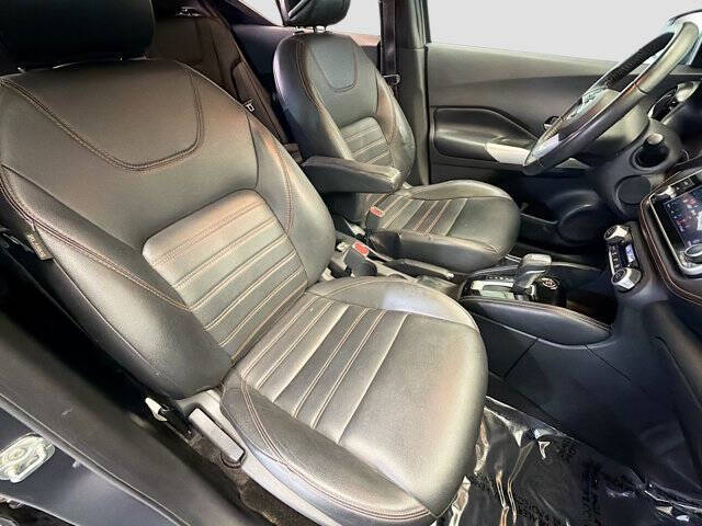 2020 Nissan Kicks SR