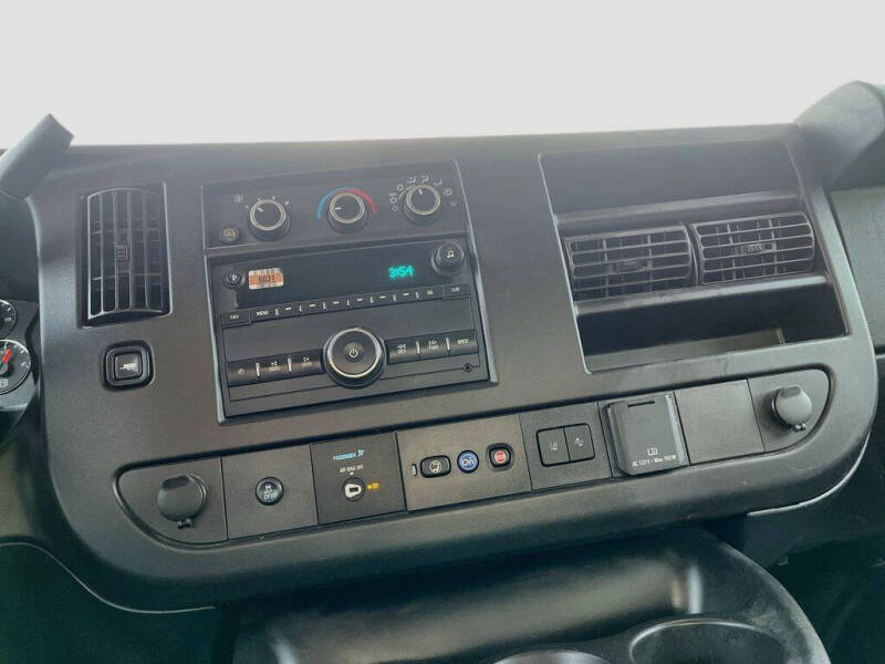 2024 Chevrolet Express 2500