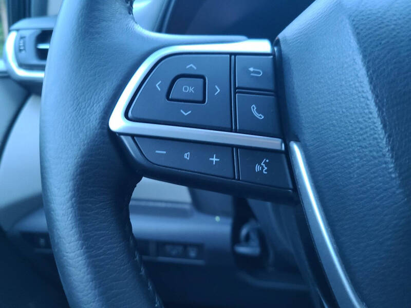 2022 Toyota Sienna XLE 8-Passenger