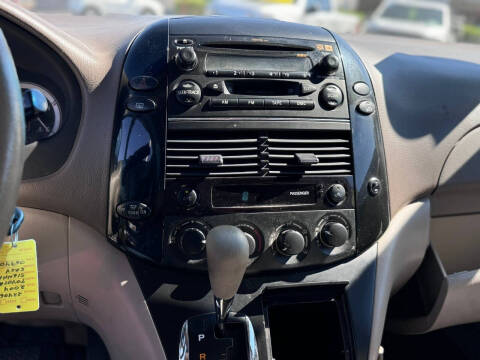 2004 Toyota Sienna CE 7 Passenger