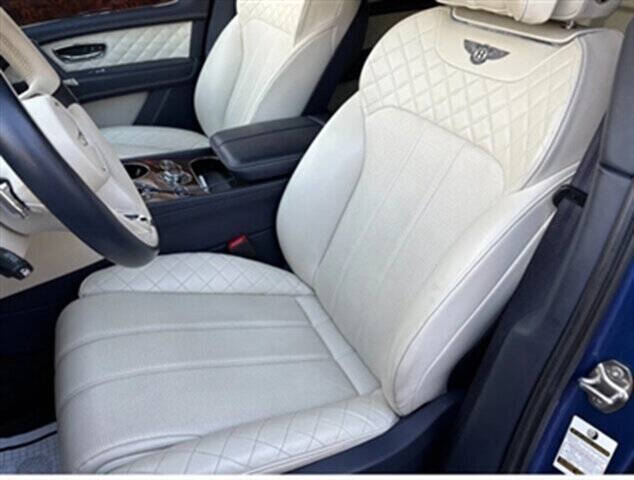 2018 Bentley Bentayga 24