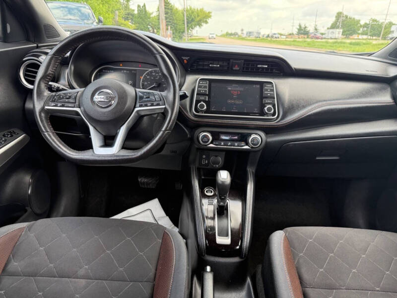 2019 Nissan Kicks SR