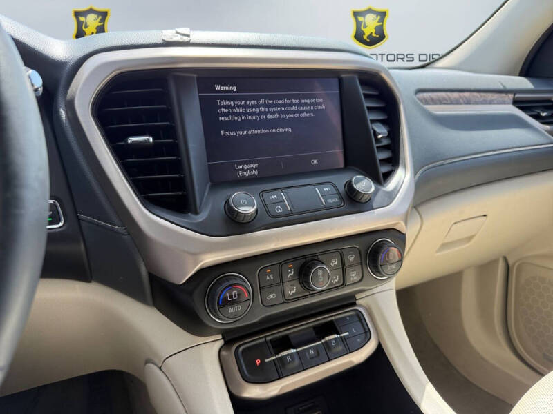 2023 GMC Acadia Denali