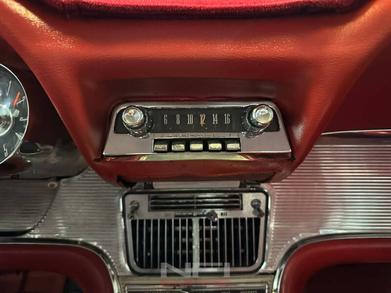 1962 Ford Thunderbird