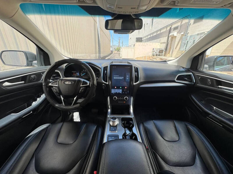 2022 Ford Edge Titanium