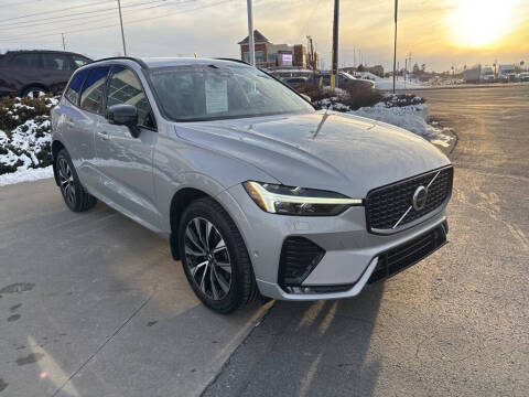 2023 Volvo XC60 B5 Plus Dark Theme