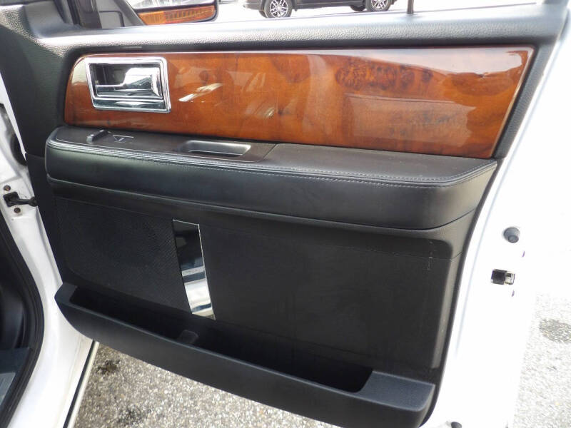 2016 Lincoln Navigator Select