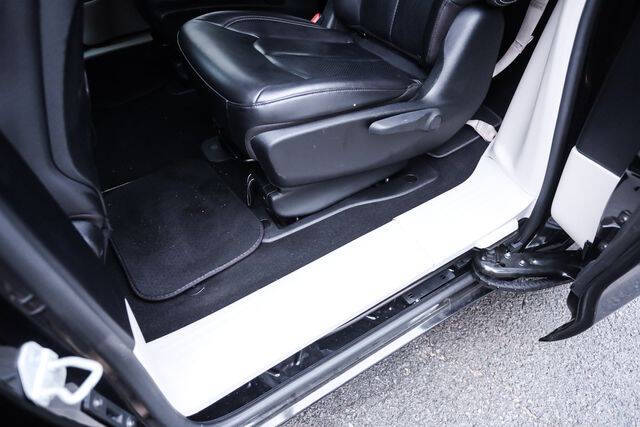 2022 Chrysler Pacifica Hybrid Touring L