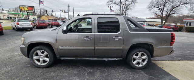 2007 Chevrolet Avalanche for sale at Midwest Auto Loans in Davenport, IA