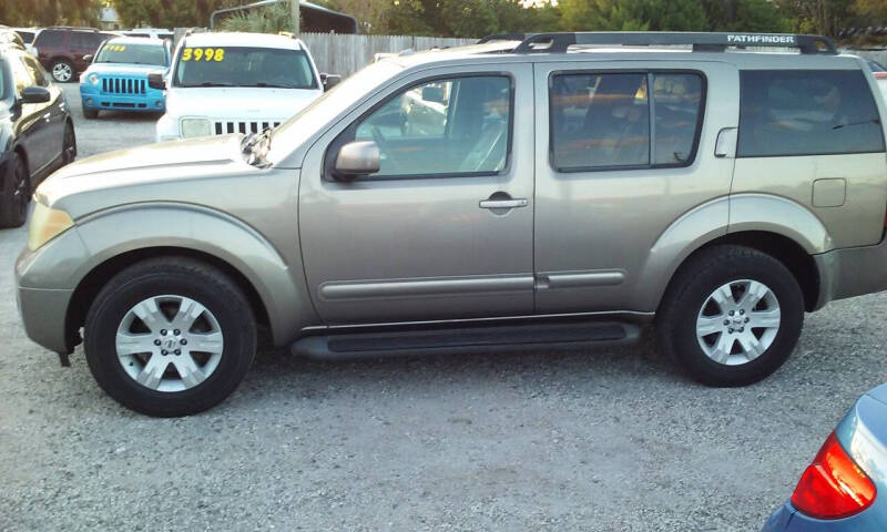 2006 Nissan Pathfinder LE