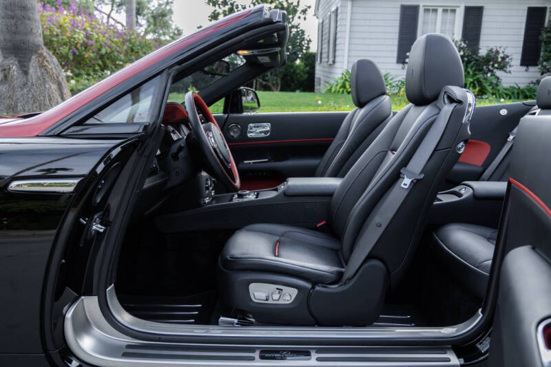 2019 Rolls-Royce Black Badge Dawn