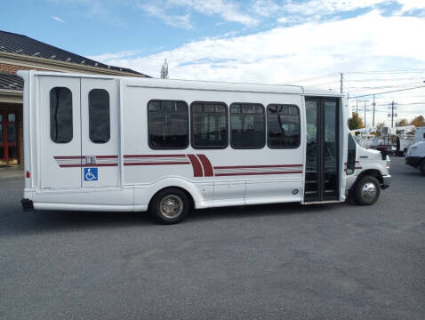 2017 Ford E-Series E-450 SD