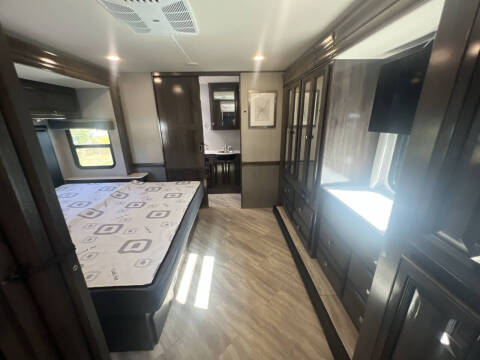 2020 Holiday Rambler Invicta