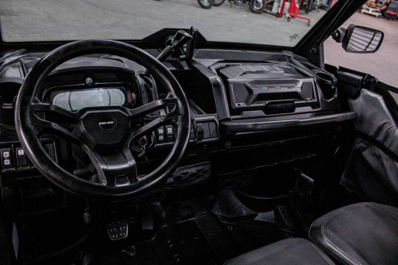 2020 Can-Am Defender XT HD10