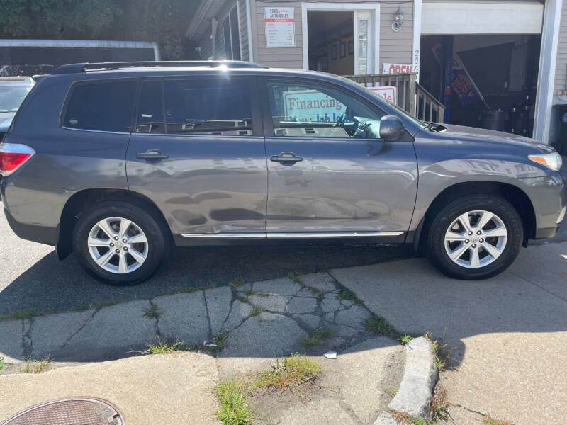 2011 Toyota Highlander SE