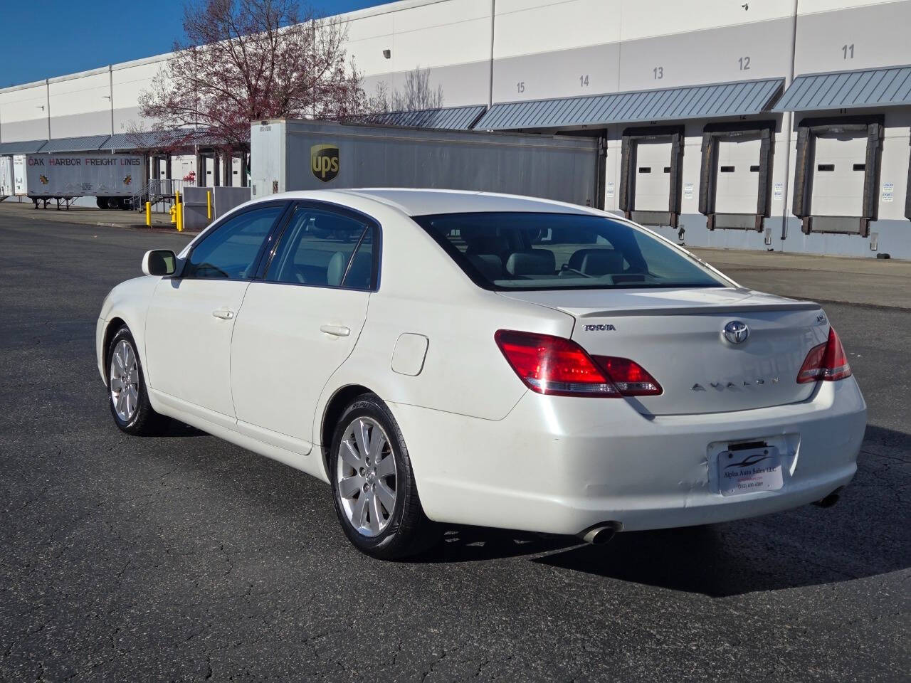 2006 Toyota Avalon for sale at Alpha Auto Sales in Auburn, WA