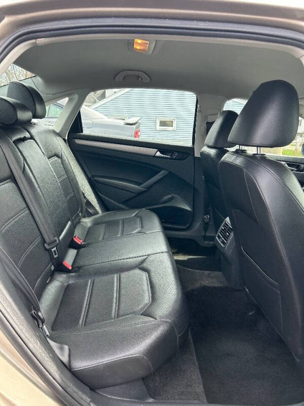 2015 Volkswagen Passat 1.8T SE