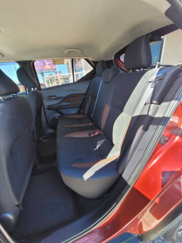2020 Nissan Kicks SR