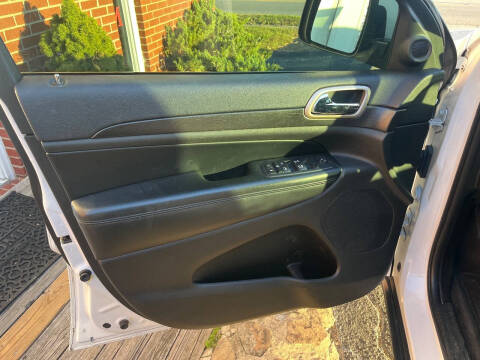 2016 Jeep Grand Cherokee Laredo