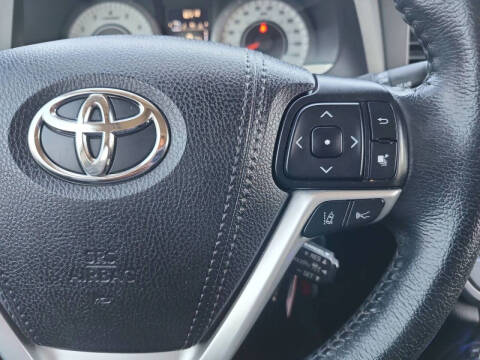 2020 Toyota Sienna SE Premium 8-Passenger