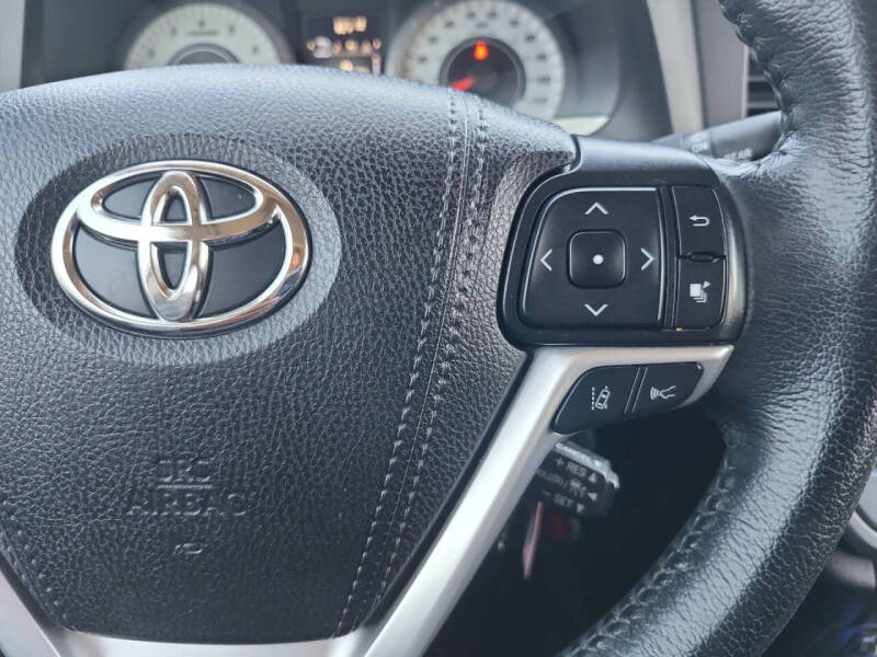 2020 Toyota Sienna SE Premium 8-Passenger