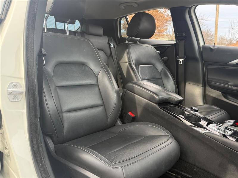 2017 Infiniti QX30 Premium