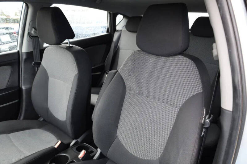 2013 Hyundai Accent GS