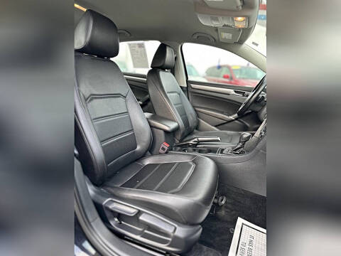 2018 Volkswagen Passat 2.0T R-Line