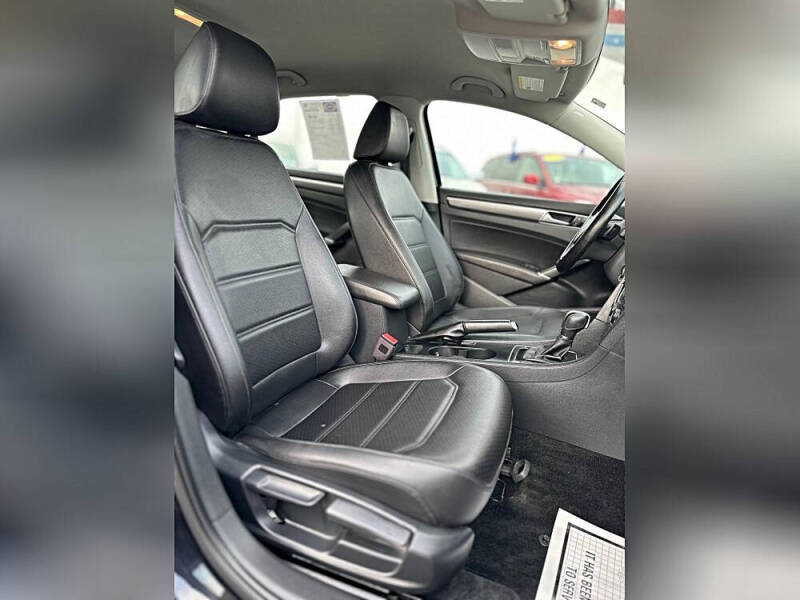 2018 Volkswagen Passat 2.0T R-Line