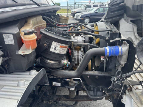 2005 Freightliner M2 106