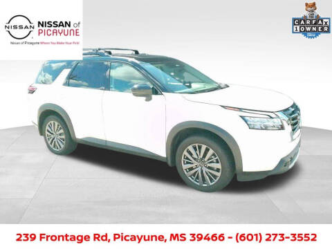 2023 Nissan Pathfinder SL