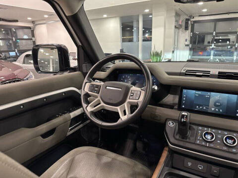 2021 Land Rover Defender 110 SE