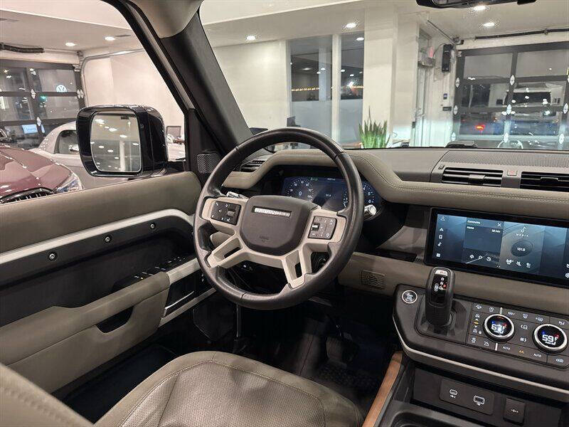 2021 Land Rover Defender 110 SE