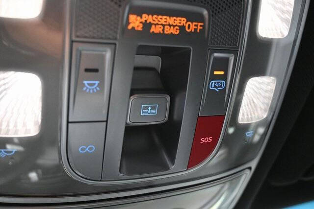 2025 Genesis GV60 Standard