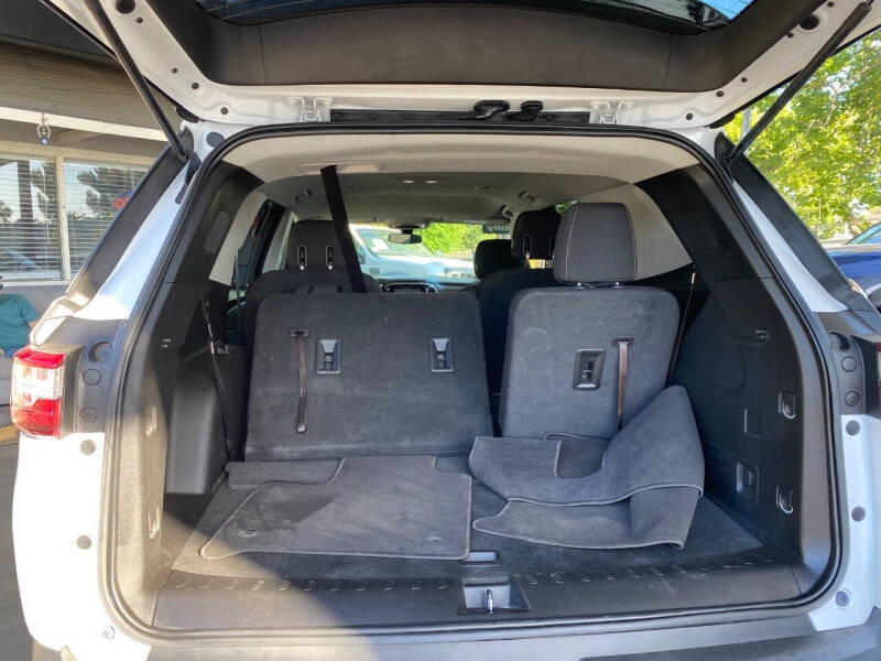 2018 Chevrolet Traverse LT Cloth