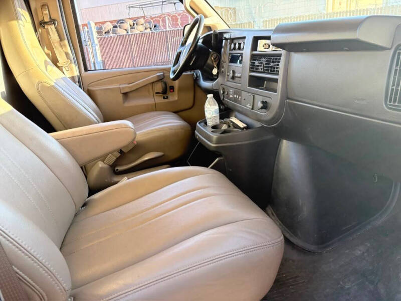 2022 Chevrolet Express 2500