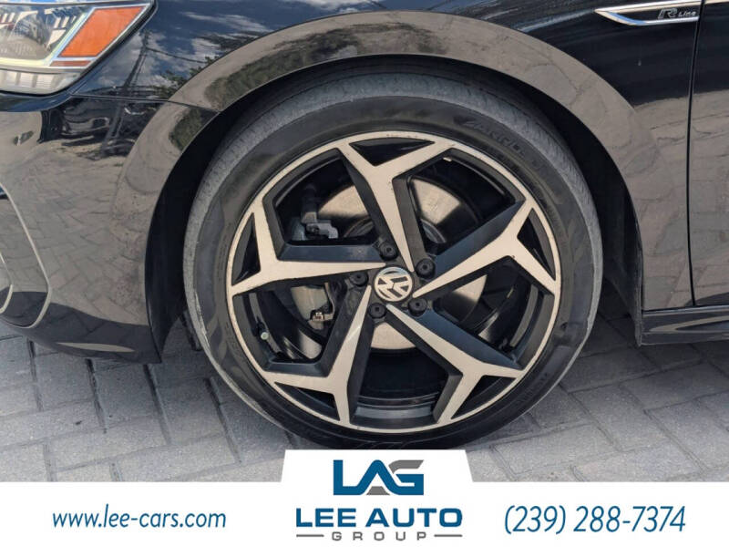 2021 Volkswagen Passat R-Line