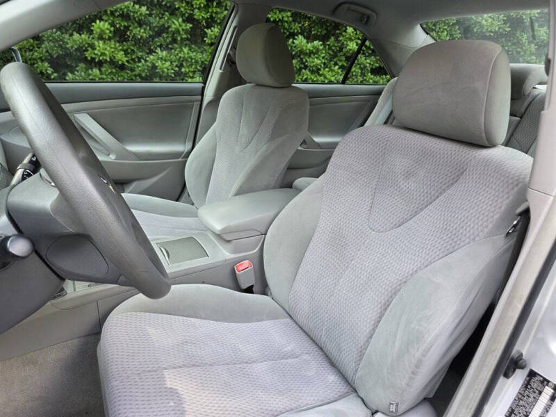 2011 Toyota Camry LE V6