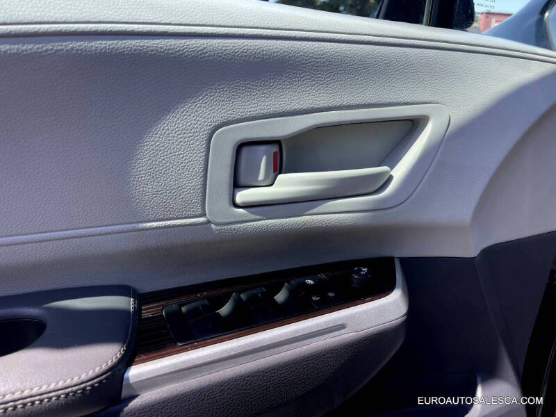 2021 Toyota Sienna LE 8-Passenger