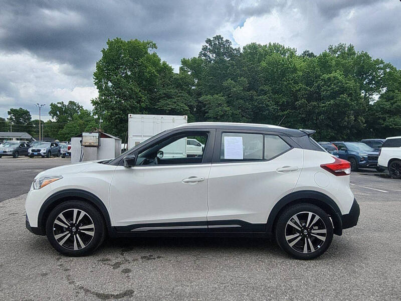2020 Nissan Kicks SR