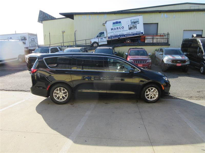 2023 Chrysler Pacifica Touring L