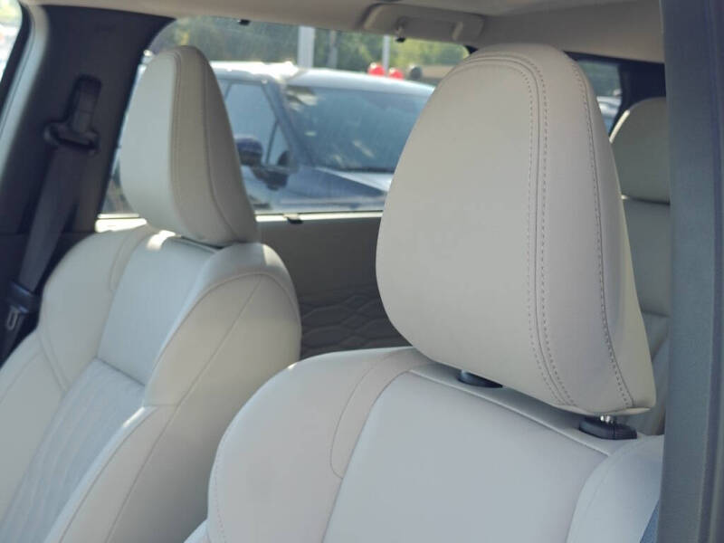 2025 Mitsubishi Outlander SEL