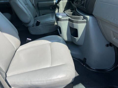 2009 Ford E-Series E-350 SD XLT