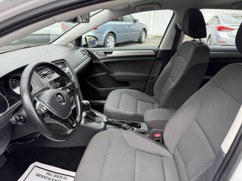 2016 Volkswagen Golf TSI S