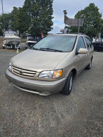 2001 Toyota Sienna for sale at Flamingo Motors in Kenmore WA